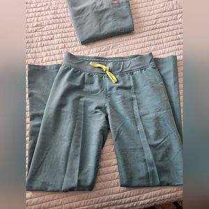 Figs Hydrogreen Scrub set